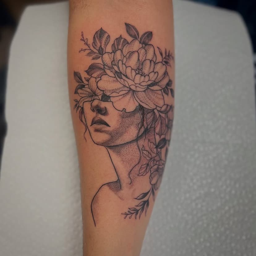 What a wonderful way to welcome in 2025! Girl with flower for Julie. Let’s have a fabulous year, celebrating every moment! 

#kc #kctattoo @tattoo @tnttattoo @dearyoutattoo #femaletattooer #kctattoo #kctattooartist #kcmo #kcks