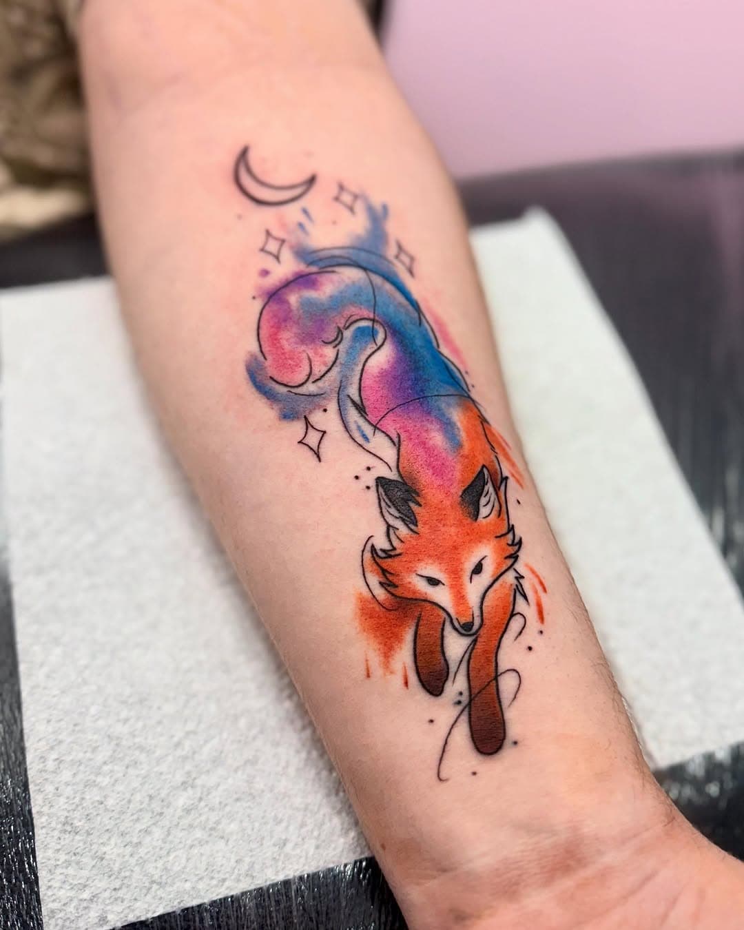 First tattoo for Jake and one of the first back for me! You sat amazingly and thank you for travelling down ! 

A bit of a different vibe for me getting back to work but I loved doing this colour piece 😍 I had a lovely bit of time off for Christmas with a wedding thrown in there too 🫶🏻 excited to be back and working on some projects this month 😍 

Question for today: do you prefer seeing more casual photos of tattoos like the first one, or more staged like the second?