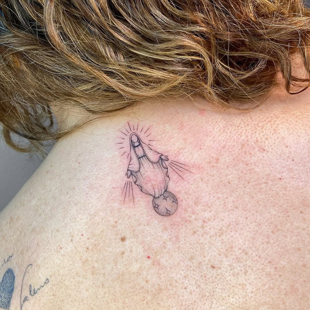 Acredita que detalhadinha assim, essa tattoo só tem 6cm? 🥹🤏🏽