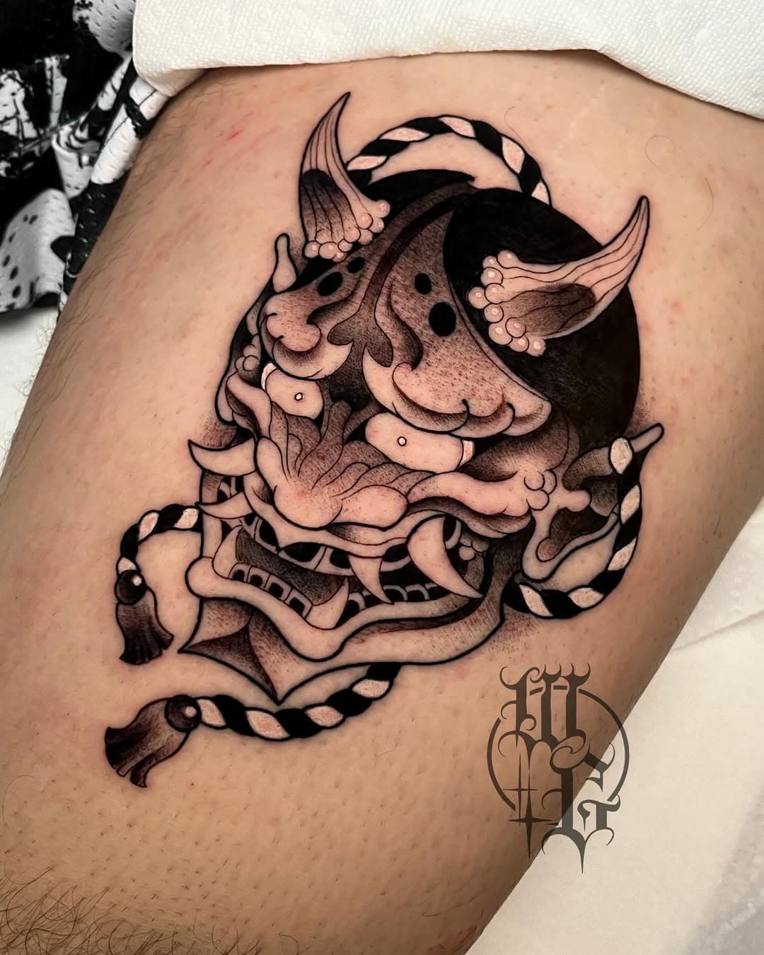 Hannya with the peppershade👹 
.
.
.
#tattoo #neotraditional #neojapanese #blackwork #tattooartist