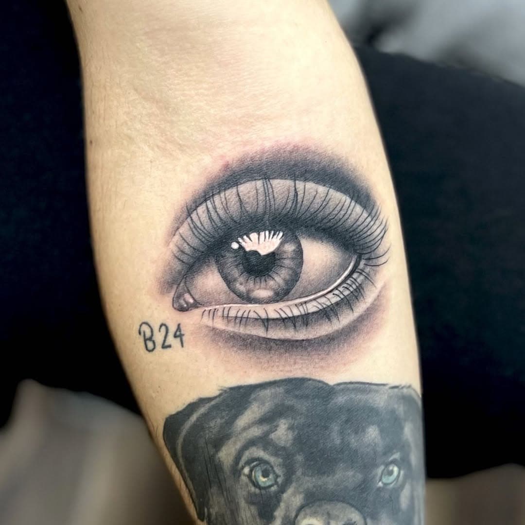 Now taking bookings, illwill1988@hotmail.com or DM. 
.
.
.
.
.
#eye #eyetattoo #realistic #realism #realistictattoo #blackandgrey #blackandgreytattoo #forearmtattoo #urbanjungle #bristoltattoo