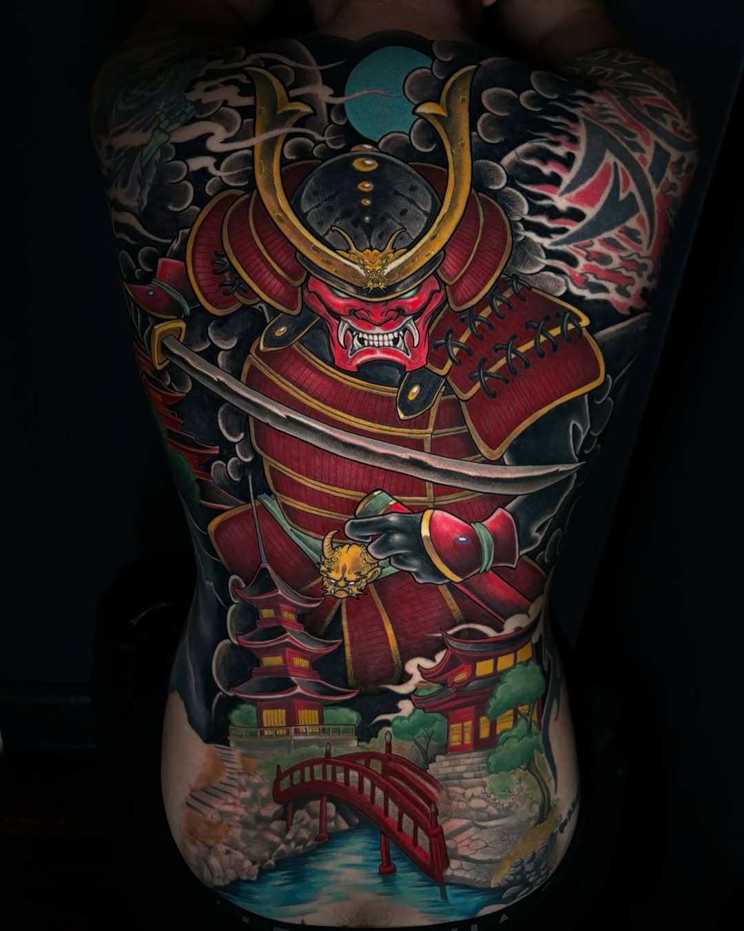 Got to do this super fun samurai backpiece for Jamie recently. Thank you so much for the commitment mate ! 🙌 @theblackmarktattoo 
My Melbourne calendar is open from February and onwards! Get in touch via DM or follow the links on my page. 
Made with @eztattooing @stencil.jam @killerinktattoo 
#melbourne #backpiecetattoo #samuraitattoo #melbournetattoo