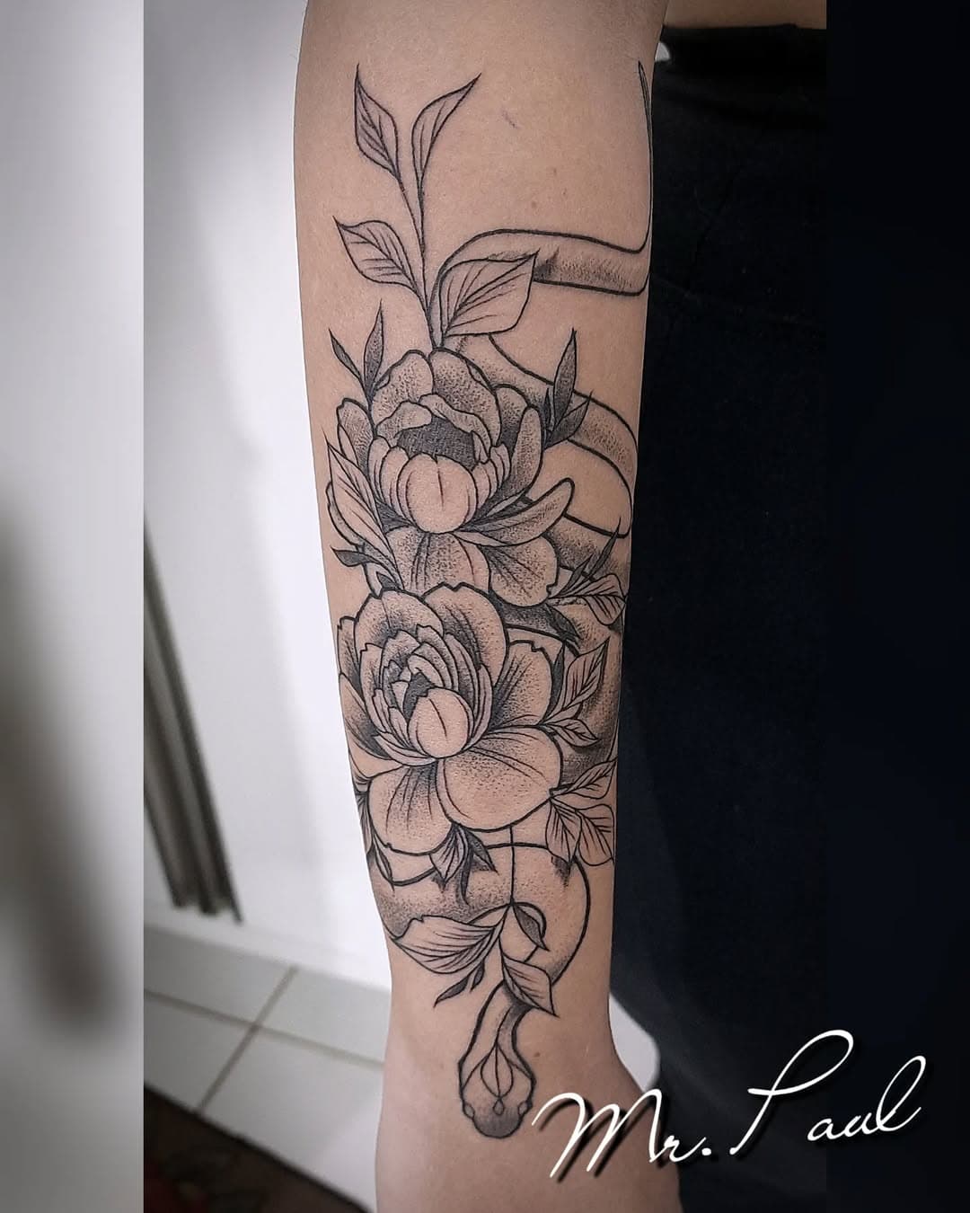 Olha como esse braço ficou da hora! 

#tattooart #tat #tattooribeiraopreto #tatuagem #tattoo2me #tatuagemribeiraopreto #tatuadoresbrasileiros #ribeiraopreto #dermographictattoo #radtattoos #ribeiraopretotattoo #electricink #revistatattoobrasil #lineworktattoo #tattoo #sketchtattoo #dotshading  #tattooartist