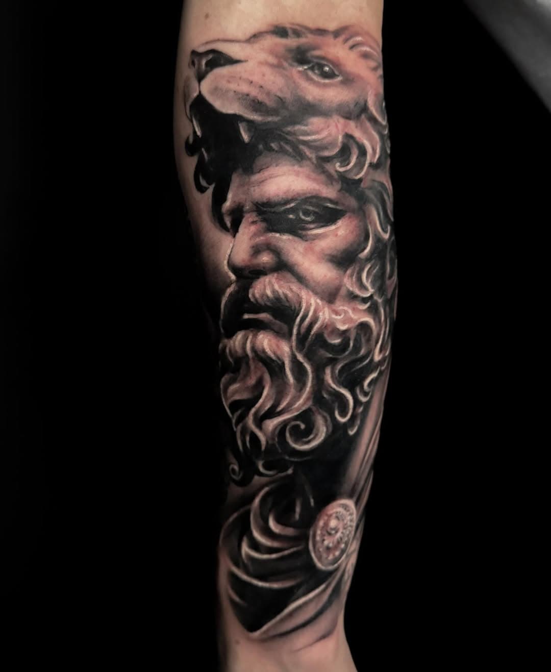 Artist @reed_gaechter DM him directly for appointments