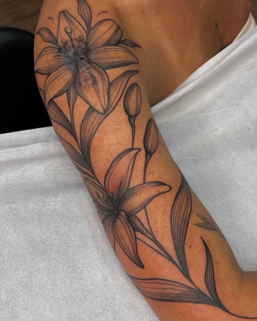 Botânica pela artista @nathaliasoarex 
Horários disponíveis para Janeiro e Fevereiro 
Orçamentos diretamente no perfil da artista.

#tattoofloral #botanicalart #tattoorj #tattoofeminina