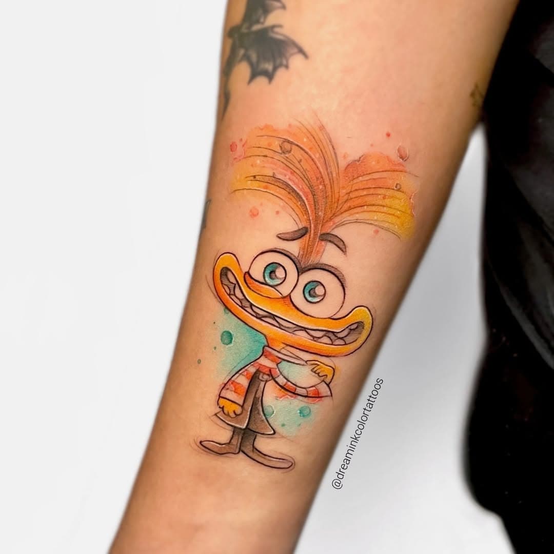 ✨🧡🥴Ansiedad😵‍💫🧡✨
.
.
Qué ganas tenía de tatuar este diseño disponible! Jo muchas gracias por adoptarlo, Alba! 😍✨
.
.
Qué emoción te tatuarías tú? 😅 yo seguramente a ansiedad también 😂 me encantó la película de Inside Out 2!
.
.
Always using the best: @emalla.official cartridges🩵✨
.
.
#emalla #emallatattoo #emallacartridges #emallamachine #disneyinspired  #disneyink #disneytattooart #disney  #inkeddisney #disneytattoo #disneypixar #pixar #insideout #insideout2 #ansiedad #ansiedadinsideout #anxiety #anxietyinsideout #emotions #emotionsinsideout #sadness #newemotions #riley  #watercolortattoo  #watercolortattoos  #acuarelatattoos #acuarelatattoo  #sketch  #sketchtattoo  #sketchy