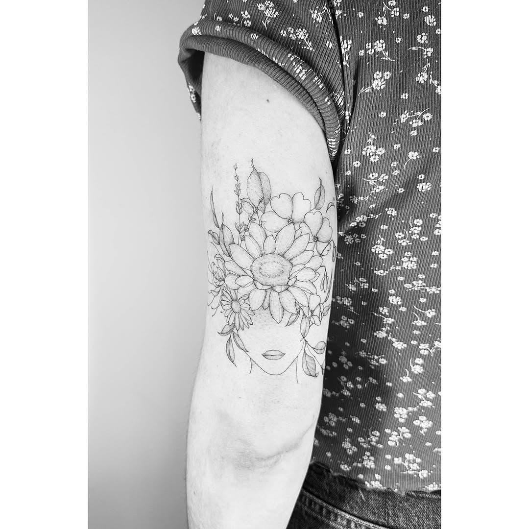 Une coupe de cheveux florale.

#floraltattoo #tatoueurstatouagesfrance #tatoueurparisien #tatoueurparis