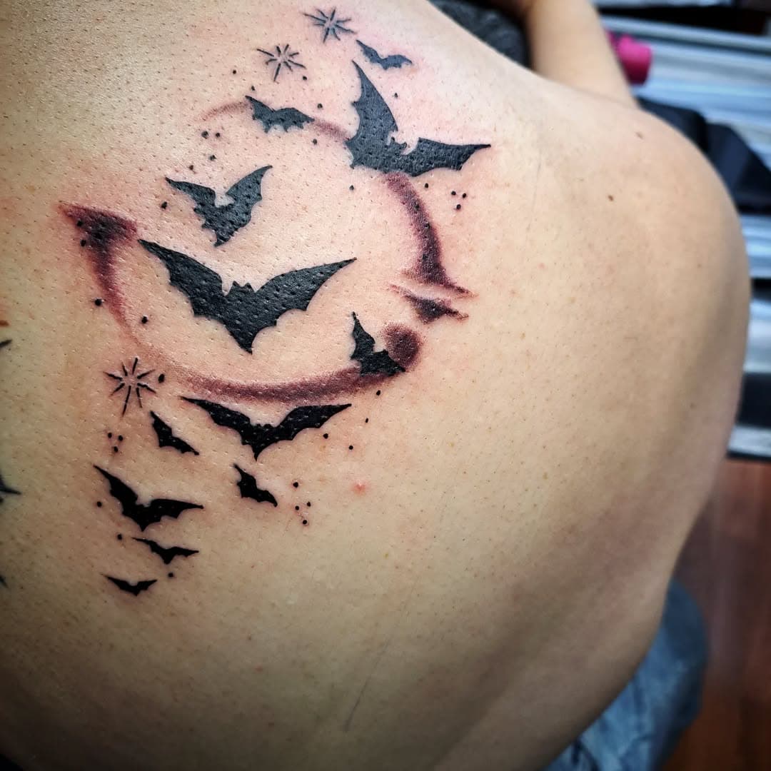 F.C.TATOUAGES
MERCI Sandy,
#artoftheday #art #battattoo #tattooed #tattoostyle #shoulderplatetattoo #eikondevice #solidink #florentcortestattoo