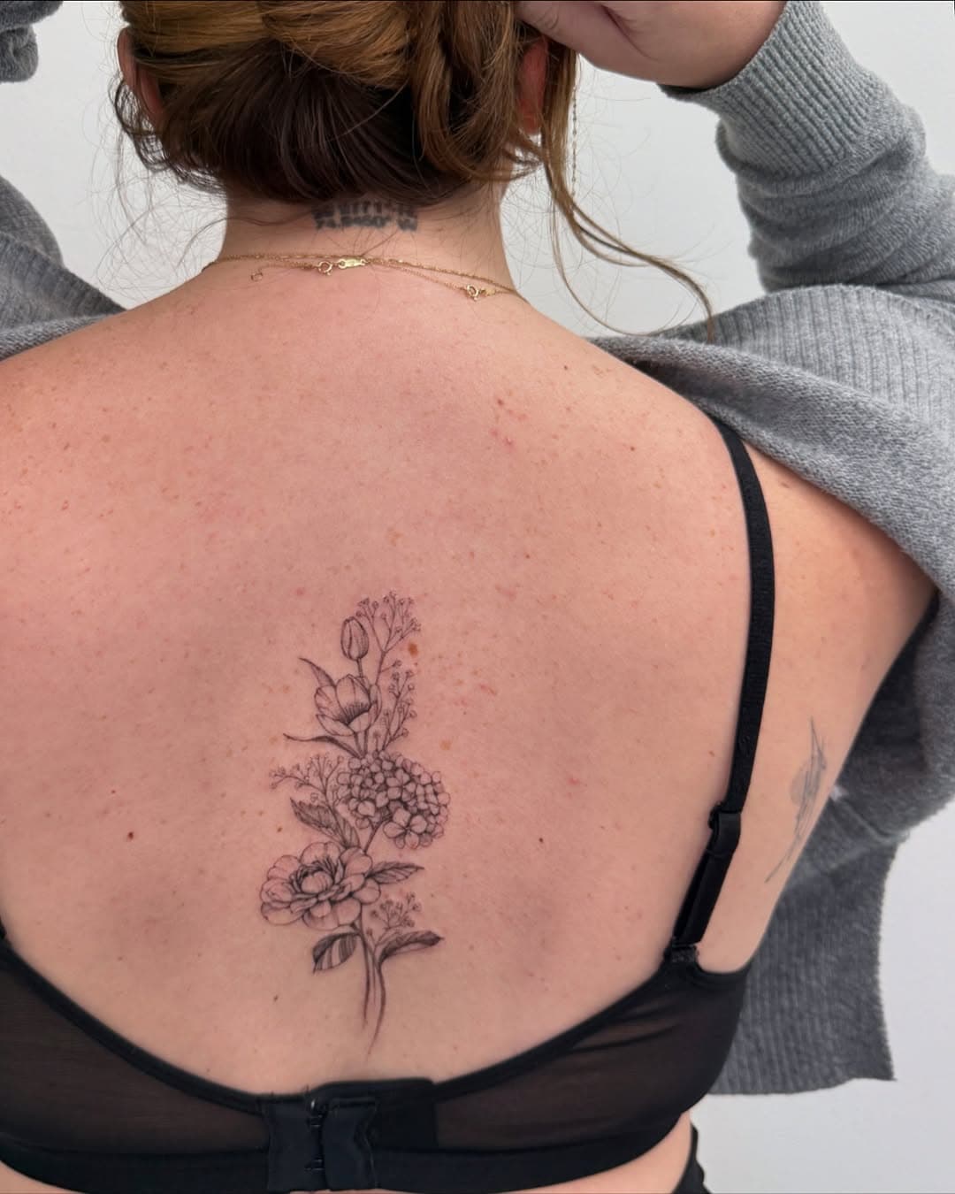 Peony, hydrangea, tulips and baby breath tattoo in her back. Thank you so much Caitlin for coming and getting this piece with me ❤️ 
.
.
.
#circatattoo #finelinetattoo #finelines #dainty #instagood  #nyctattoo  #tinytattoo #smalltattoo #littletattoo #floraltattoo #backtattoo #spinetattoo #hydrangeatattoo #peonytattoo #tulipstattoo