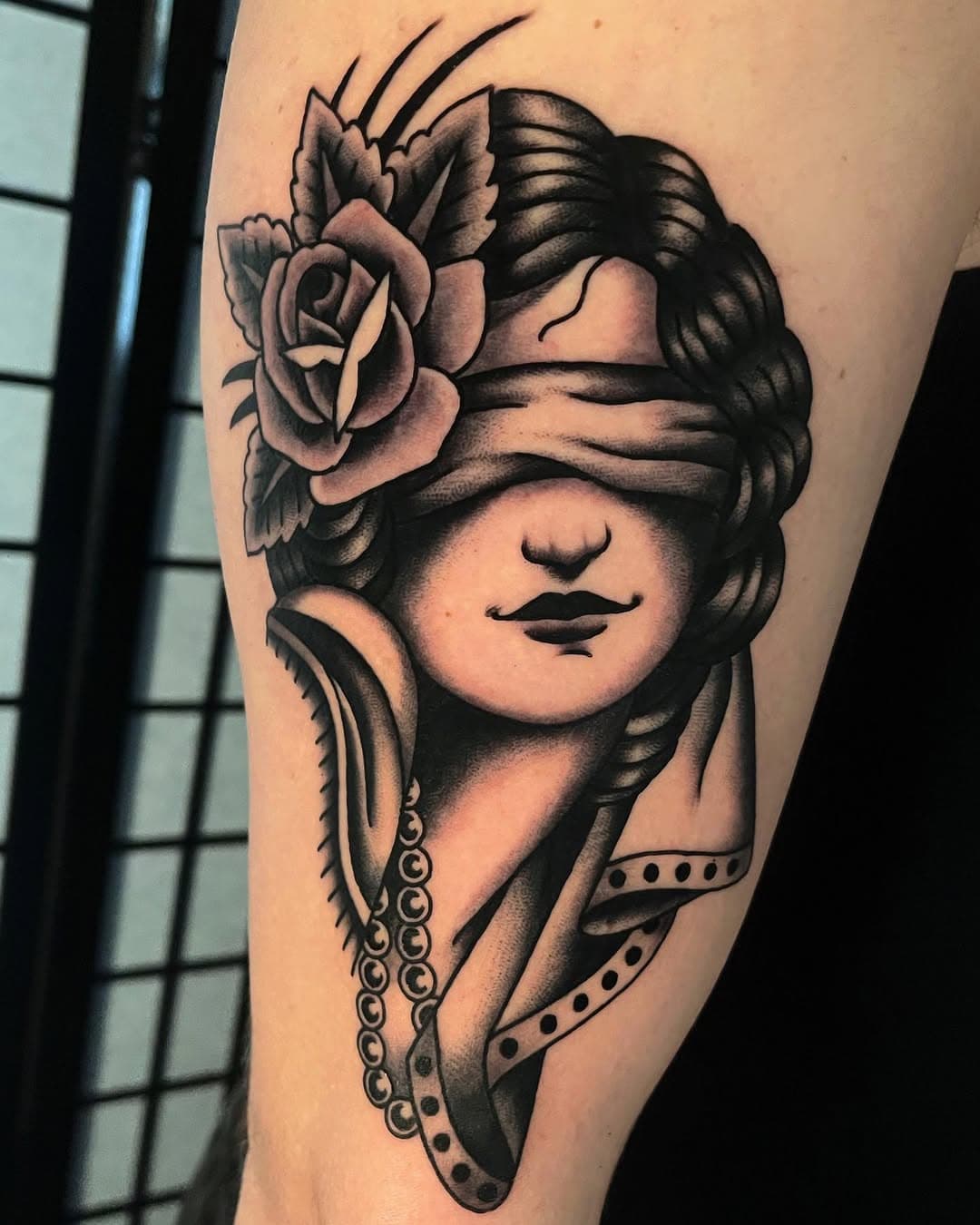 #womantattoo #traditional #traditionalwoman #traditionalwomantattoo #tattoo #traditionaltattoo #traditionalart #bergamo #traditionalbergamo #ladyluck #ladylucktattoo