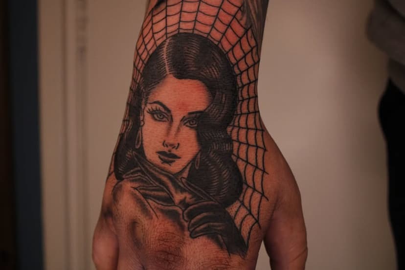 Door @jorrit_tattooer.

Wil jij ook een toffe knaller dit nieuwe jaar? De agenda staat open! Je kan nu makkelijk een afspraak inplannen via de website, maar ook direct contact opnemen met de artiest is mogelijk. Jouw idee of het onze, kom langs in de shop en bespreek je idee met één van onze artiesten!

#traditional
#traditionaltattoo
#besttraditional
#realtattoos
#brightandbold
#boldwillhold
#tattoosofinstagram
#oldlines
#nltattoos
#dutchtattoo