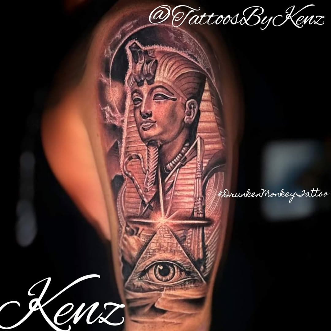 Beautifully done @tattoosbykenz 
Whose next?🚨 MARCH OPEN🚨
 ᶜᵃˡˡ/ᵗˣᵗ ⁹⁸⁹⁻³⁸⁵⁻⁵⁴⁵¹

Used: @wickedfast_skincare @eternalink @peakneedles @fkirons @painfulpleasures @allegoryink

#Tattoo #egyptian #pyramids #theeye #tattooartistofmichigan #saginaw #femaletattooer #inked #tattoosnob #michigantattooers #DrunkenMonkeyTattoo