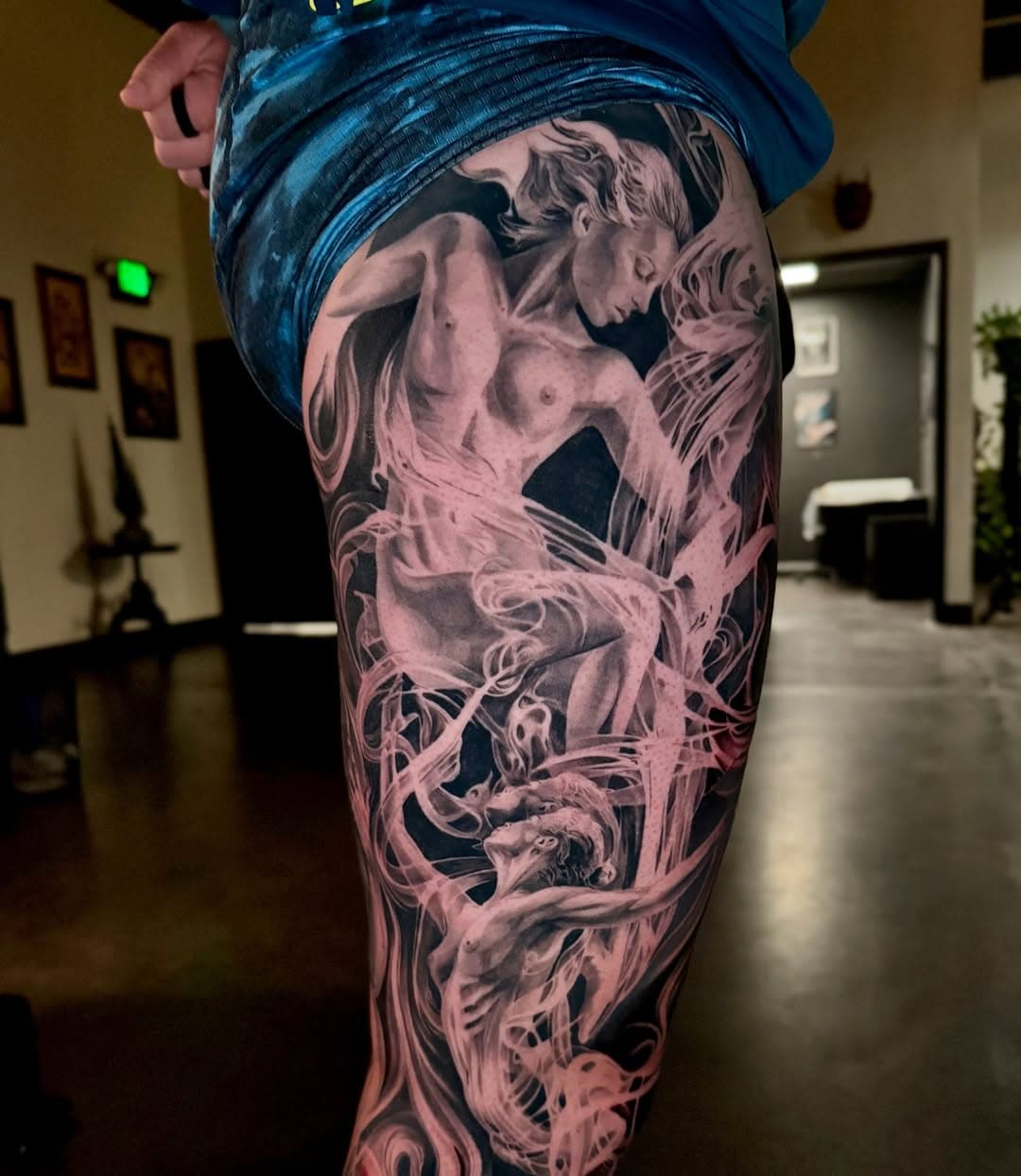 Healed and settled one pass from the @nyempirestatetattooexpo . Can’t wait to finish up this leg sleeve next month.  #stygiangallery #inkeeze #kwadron #kwadroncartridge  #sullen #sullenclothing #stencilstuff #tattoo #blackandgrey #art  #darkart  #artwork #mdwipeout #bishoprotary #tattooarmour