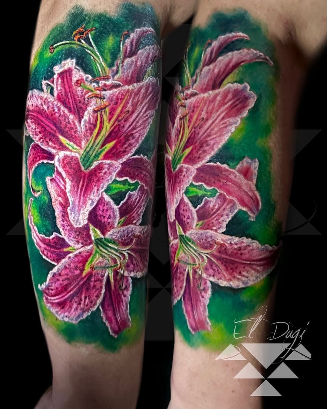 Flower Power✨💪🏽🌺 🥶 #sacramento #sac #sacramentoartist #sacartist #sacramentotattoo #sactattoo #sacramentotattoos #sacrattoos #flowertattoo #floraltattoo #colorrealismtattoo