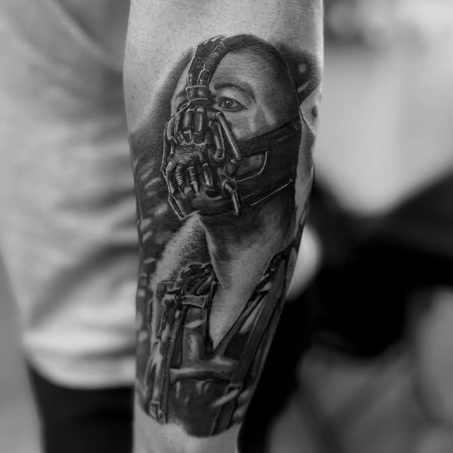 Day 2 on this Dark Knight sleeve.

Bane was fun but references were hard to find!
Back to back sessions are good cos you get a lot of work done in that time, I find that staying focused on the piece over consecutive days helps me maintain a fresh perspective and makes it easier to flow into the second or third day, compared to waiting 6-8 weeks between sessions.

Books open for March / April 
To book a tattoo or a free consultation at Laneways please contact us on:
Bookings@lanewaystattoo.com

#christchurchtattoo #saltdistrict