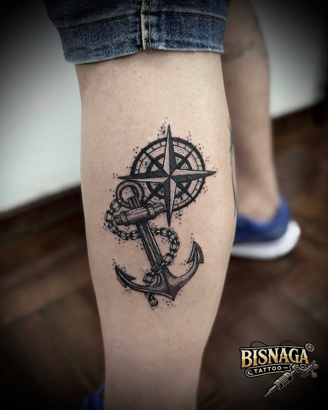 Desenho trazido pelo @altair9316 ,para sua nova tattoo. Muito obrigado mais uma vez pela confiança e preferência.
Tamo junto sempre meu amigo!
Tamo junto!!!👊🏻 🙏🏻 #tattoo #tatuagem #tattooancora #ancoratattoo #tatuagemdeancora #tattoorosadosventos #rosadosventostattoo #ink #inked #tattooink