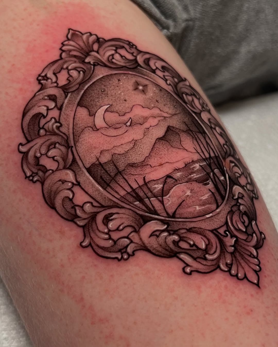 🖼️
Booking opens today at 12:00pm
girlwiththefoxtattoo.c0m