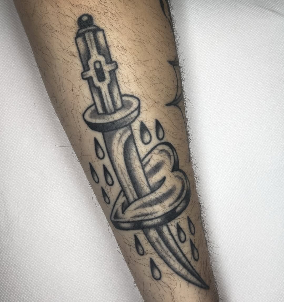 healed

#traditionaltattoo #blackacidtattoo #colognetattoo #classictattoo #simonschuberttt #melbournetattoo