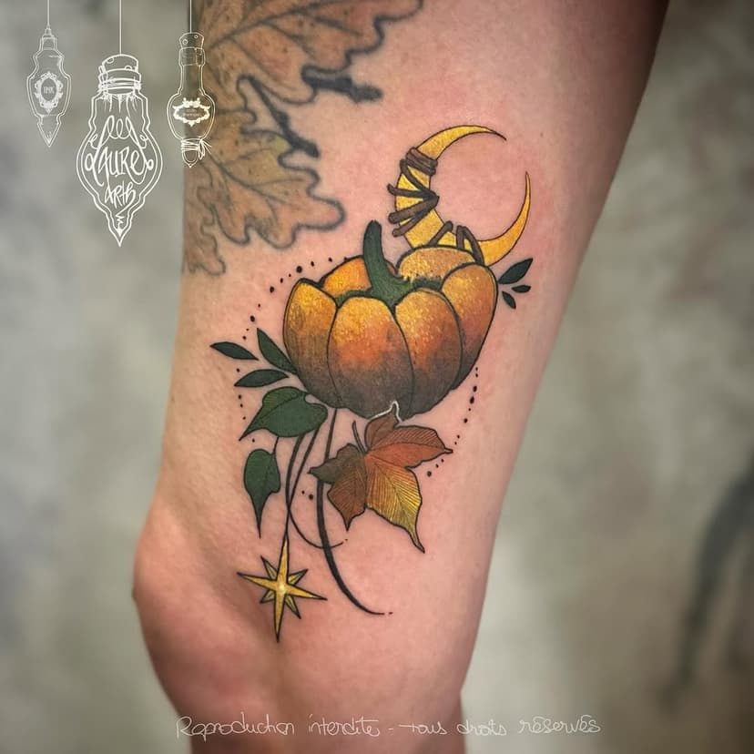 🎃🍂✨🌙 Un de mes flashs citrouilles adopté par l’incroyable @madhands_tattoo 🌙✨🍂🎃 réalisé à @atelierkrysalid 
.
.
.
💌 Pour prendre RDV https://www.laurelarth-tattoo.com/contact/
.
.
#tattoos #tattoo #pumpkin #pumpkin🎃 #pumpkinspice #witch #witchy #witchaesthetic #leaves🍁 #moon #moon🌙 #colortattoo #citrouille #citrouilles🎃