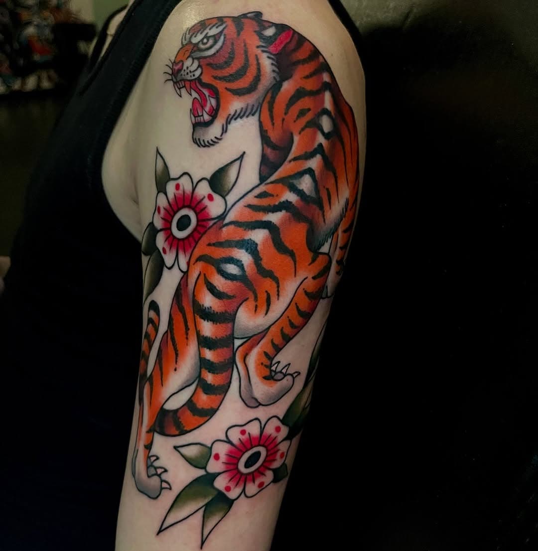 Great way to kick off 2025! Thanks Jack! #tiger #tigertattoo #traditionaltiger #tattoosnob #inkedmag #skinart_mag #skinart_traditional #flatstattoo #traditional #traditionaltattoo #neotraditional #neotraditionaltattoo #mavericktattoomercantile  #inkmaster #middletownct #cttattoo #middletowntattoo #goldtoothtattoo #goldtoothtattooct #wheresthecocainecrissangel #youcouldadoneadoor #gloopngloop