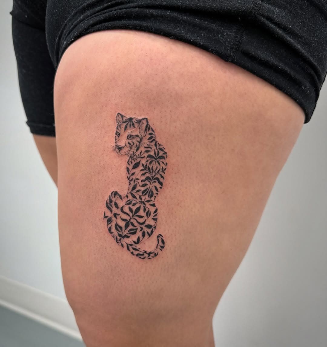 🐅🍃 for Natasha. Thank you so much for coming and starting your new year with this piece. Design and idea bought in by client. Thanks! 
.
.
.
.
#circatattoo #finelinetattoo #finelines #dainty #instagood  #nyctattoo  #tinytattoo #smalltattoo #littletattoo  #feline #tiger #abstract #tigertattoo