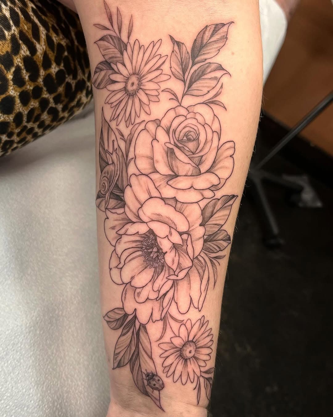 Some forearm florals from a few days ago. Thanks again Emily! 🥰 done at @timelesstattoola #tattoo #tattoos #floraltattoo #peonytattoo #rosetattoo