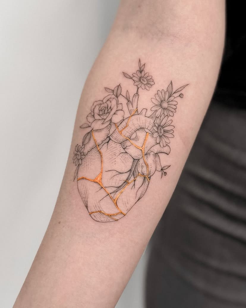 K I N T S U G I 
Tatuaggio differente dal solito  con un po’ di colore , a volte faccio eccezioni come avete già visto per il rosso. 
Quando mi chiedete cose così particolari non posso che non accontentarvi. 
L’arte di riparare.