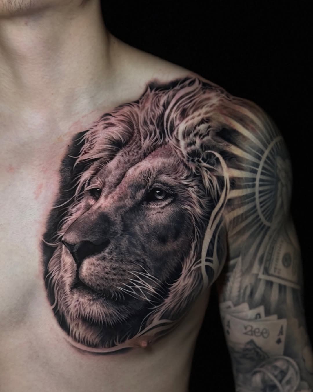 🦁️The past can hurt. But you can either run from it or learn from it.
#thelionking 

#lavatattoo #BGL #bglteamchina #artwork #tattoo #a719

done with @bishoprotary @bigsleepsink  @emalla.official @trendytattoosupply
#bishopfamily #bigsleepsinkworldwide #MakeTheSwitch

#blackandgreytattoo  #blackandgrey
#BNG #mexicanstyle_tattoos