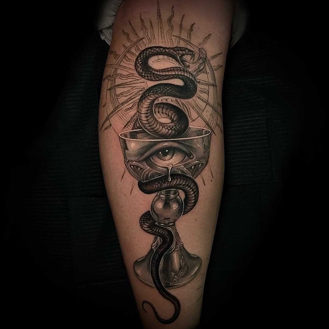🌙 𝕿𝖍𝖊 𝕱𝖔𝖗𝖇𝖎𝖉𝖉𝖊𝖓 𝕮𝖍𝖆𝖑𝖎𝖈𝖊 ☀️ I had so much fun tattooing this on the back knee and calf of my talented friend @amandasmartart 🐍 check out her work she’s amazing. Would love to do more wee occult diddies like this 🖤

#occulttattoo #alchemytattoo #ladytattooer #blackworkers #thedarkestart #realistictattoo #realismtattoo #witchy #witchytattoo #magicktattoo #witchyink #blackworktattoo