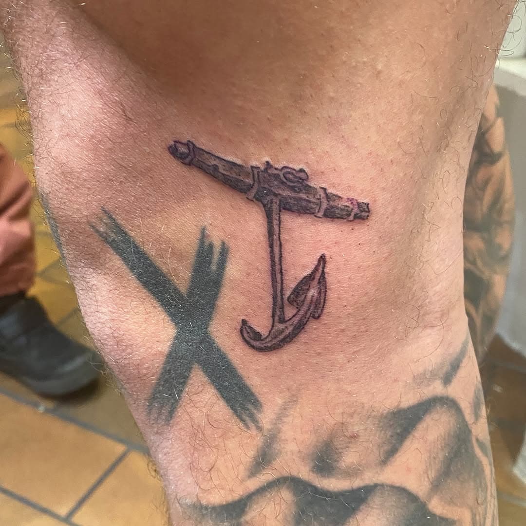 The nyhavn anchor costumized from Thomsen today ⚓️⚓️ god bless you outthere ⚓️ #sailortattoo #anchortattoo #nyhavn