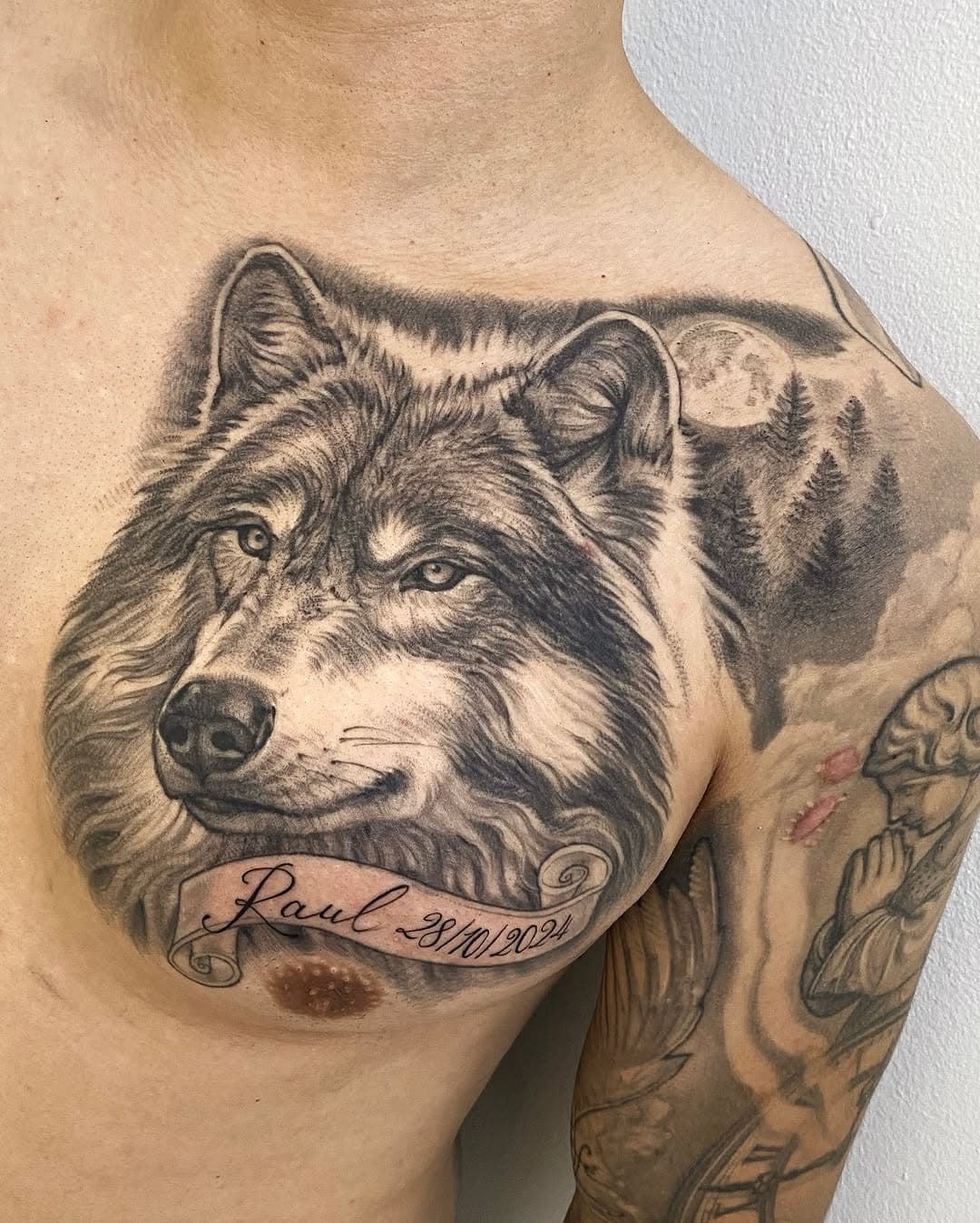 Lobo do @victorlimapersonaltrainer_ cicatrizado. Obrigado 🙏. 📲 Orçamentos inbox ou WhatsApp 19.98931-1879 .
.
#lobo #tatuagem #tatuagemmasculina #tatuagemfeminina #tatuagemsombreada #tattoo #tatuagemrealista #tatuagembrasil #lobotattoo #wolf #wolftattoo #wolftattoos #rodrigolimatattoo