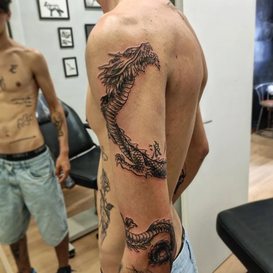 Nanuk Tattoo Studio 
Via Ettore Fieramosca 49/a - Bari

#tattoo#drago#dragotattoo#dragon#dragontattoo#tattooideas#scketch#blackworktattoo#conceptart#artesobscurae#blackwork#tattoostyle#instatattoo#bari#puglia#italy#nanuk#nanuktattoostudio#instattoo#likeforlikes#ink#inkedup#follow#tattoostyle#tattooink#tattoodo#tattooitalia#picoftheday#pic