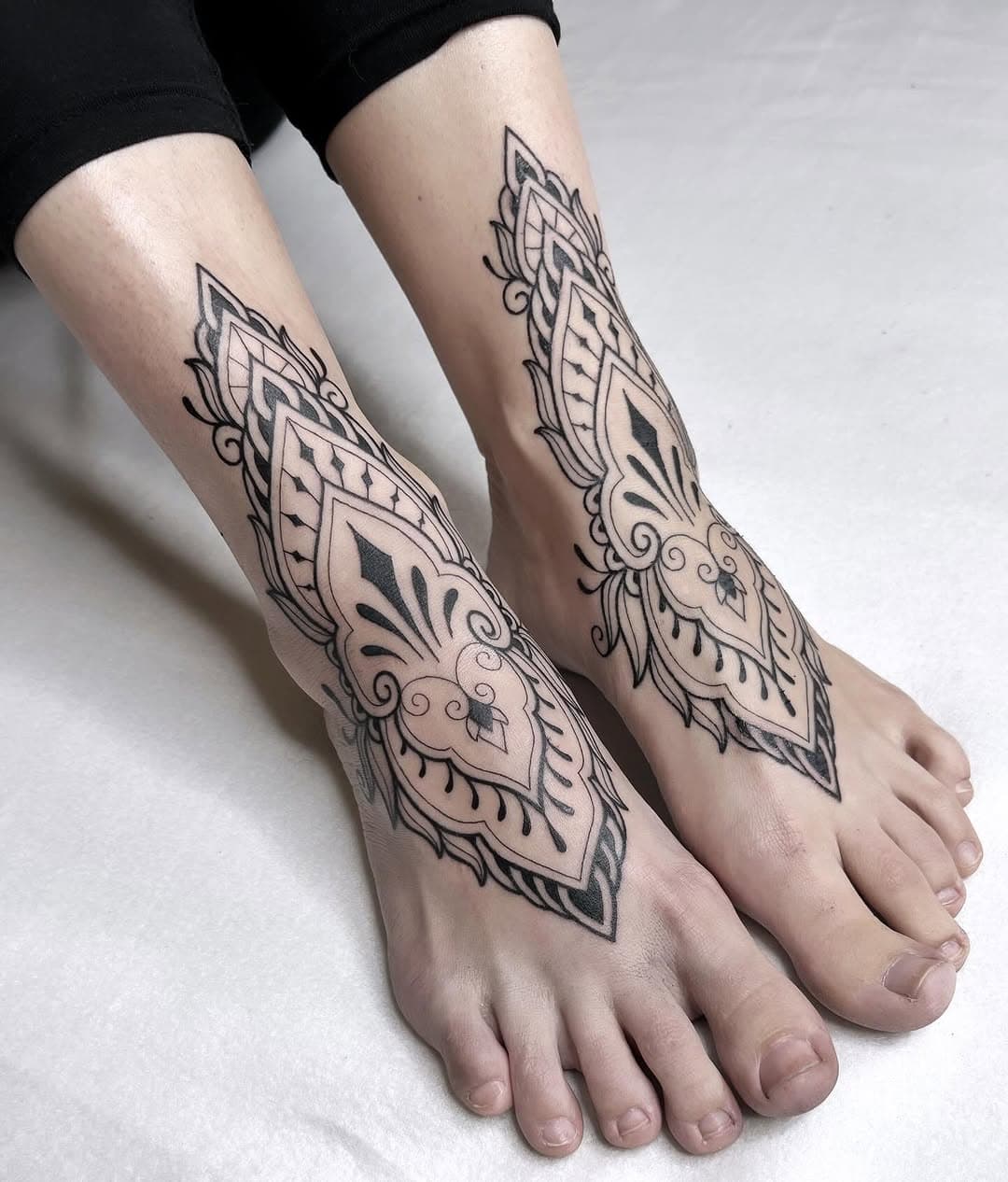 Thank you dear Diana for your constant trust in my work! So many projects we already did together and each time it is such a pleasure to tattoo you! 🥰
Done at @ritual.ink.studio 

#foottattoo #ornamentaltattoo #ritualtattoo #sacredtattoo #berlintattooartist