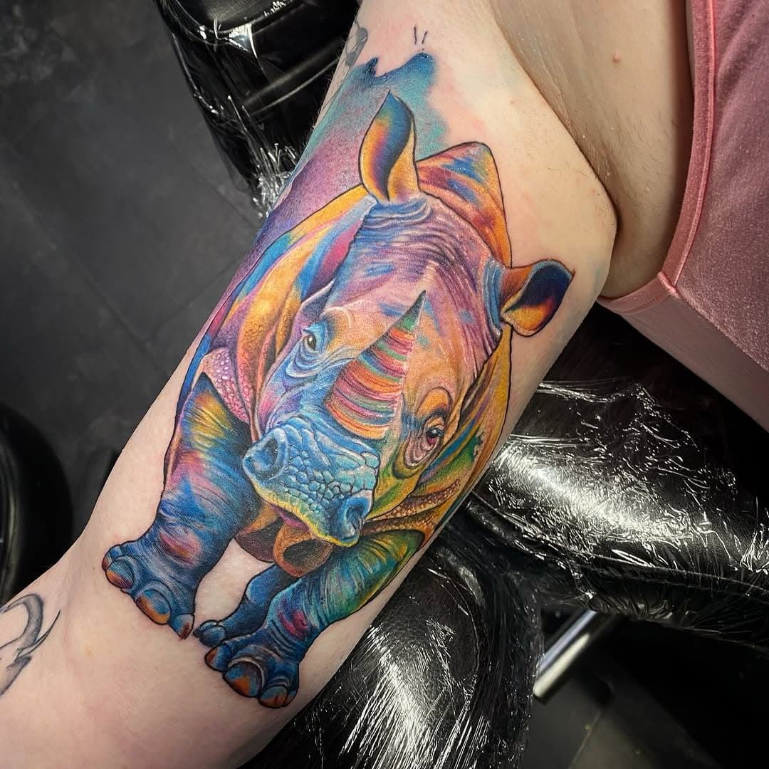 Hard placement to get a picture of but had a blast doing this rainbow unicorn for Victoria last week-

 #tattoo #newtattoo #bromsgrove #bromsgrovetattoo #tattoobromsgrove #birminghamtattoo #birmingham #worcester #worcestertattoo #laurentye #ink #inked #radiantink #cosmicmonstersincorporated #watercolour #watercolourtattoo #rhinotattoo #rhino #unicorn #unicorntattoo