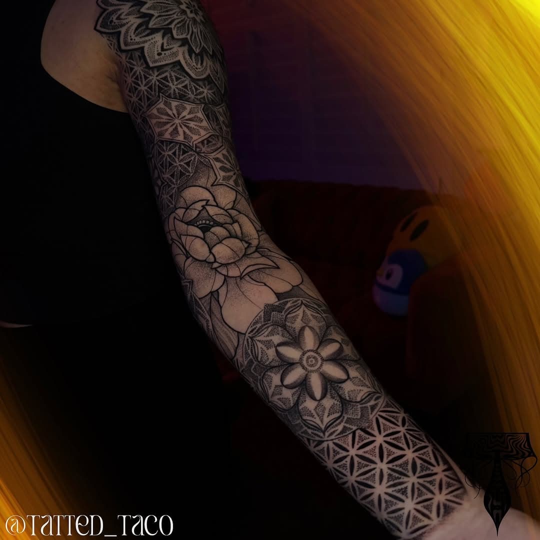 Finished this beautiful geometric sleeve for Julia✨
•
Booking in New Braunfels, Texas 
•
Artist: @tatted_taco 
Studio: @tatted_dream 

Made using:
@bishoprotary 
@pantheraink 
@hustlebutterdeluxe 
@kwadron 
@recoveryaftercare 
@mdwipeoutz 
•
•
•
#tattoo #Texastattooartist #GeometricTattoo #ColorTattoo #Neotraditional #geometrica #art #NewBraunfels #SanMarcos #Texas #Sanantonio #floridatattoo #delraybeach #Schertz #kyle #texas #Austin #Sanantonio #GeoTattoo #ink #blackandgreytattoo #realistictattoo #tattedtaco #backtattoo #traditionaltattoo