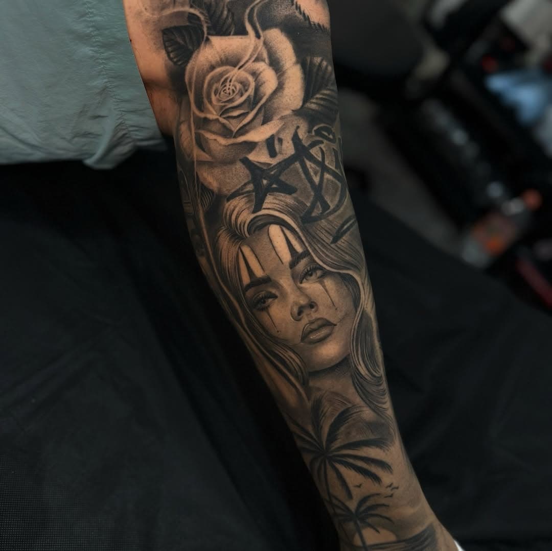 Healed . Hayna y Rosa 

#blackngreytattoo #blackngrey #blackngreytattoos #tattooing #blacktattooart #inkart #inksav #tattooartist #tattooing #tattooart #tattooideas