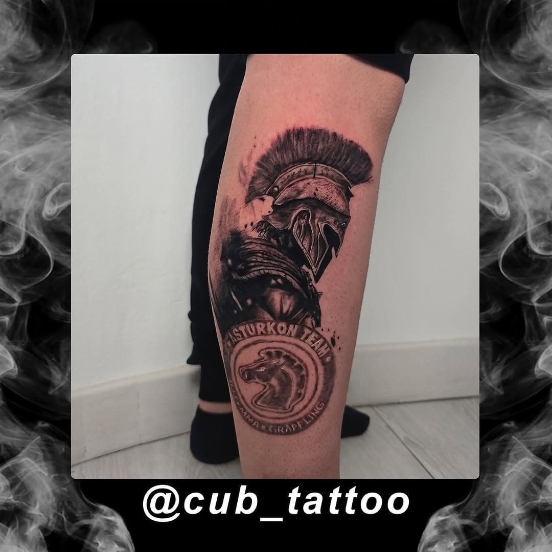 Trabajo de nuestro artista residente @cub_tattoo #maeltattoo #asturiastattoo #asturias #gijontattoo #gijon #realistictattoo #blackworktattoo #spartantattoo  #warriortattoo #blackandgreytattoo