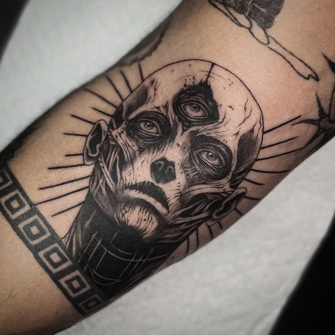 Ditch blaster💀🔥 our resident artist @tattoosbytessa_ did this on the arm of one our other resident artist @sebastien_crooks came out super clean ✍️🫡
•
For booking contact her directly , stop by the shop , Send a DM or a email 📧 GoldMindsTattoo@gmail.com 🫡
•
•
•
#tattoosbytessa #ink #goldmindstattoo #goldmindstattoogallery #fyp #bocaraton #florida #travel #blackwork #ditch #tattoo #tattoolovers #tattooart #art