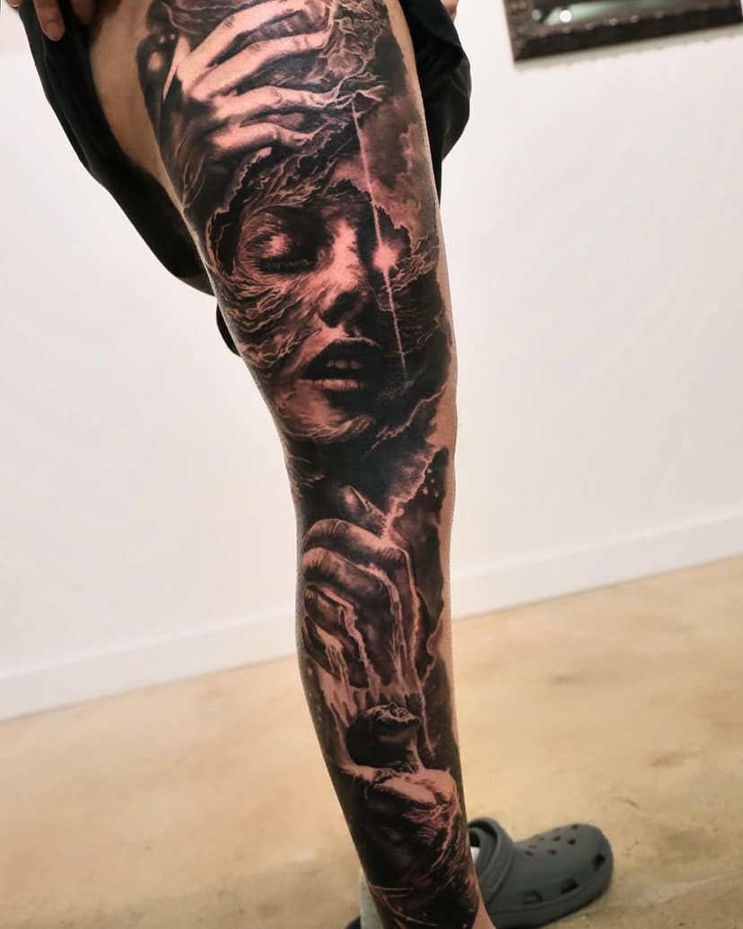 Fun project done over 4 days for Alex! Thank you for the trust and patience 🙏🏼 looking forward to carrying on with this one
•
•
#tattoo #tattooartist #art #artist #blackandgrey #blackandgreytattoo #legtattoo #losangeles #longbeach #cardiff