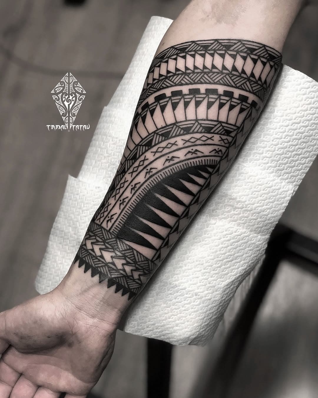 Dettagli…
TRIBAL TATAU 

Per info e prenotazioni:
📲 @tribal_tatau 
📞 +039/ 3423292088
📩 tribal.tatau@gmail.com

#samoan #samoa #samoantatau #samoantattoos #tatau #tatausamoa #pacific #pacifictattoo #alessandroolivierotattooist #tribal #tribalart #tribaltattooers #tribaltattoos #tribaltattoo #tribaltataucollective #bestpolynesiantattoos  #tattoo #tattoos #tattooart #tattooitalia #freehandtattoo  #firenzetattoo #tribaltatau #bestpolynesiantattoos #bestmaori #tribaltataucollective #modenatattoo #bolognatattoo #veronatattoo #reggioemiliatattoo