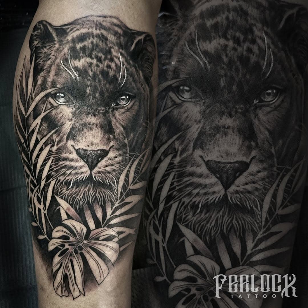 🐆ONÇA PINTADA PRETA 🐆 #realismo preto e cinza #tattoo #manaus……….. faça seu🫵🏽 orçamento pela DM📩 do Instagram…… compartilhe …… comenta……. E curte……. O que você achou desse projeto….?????