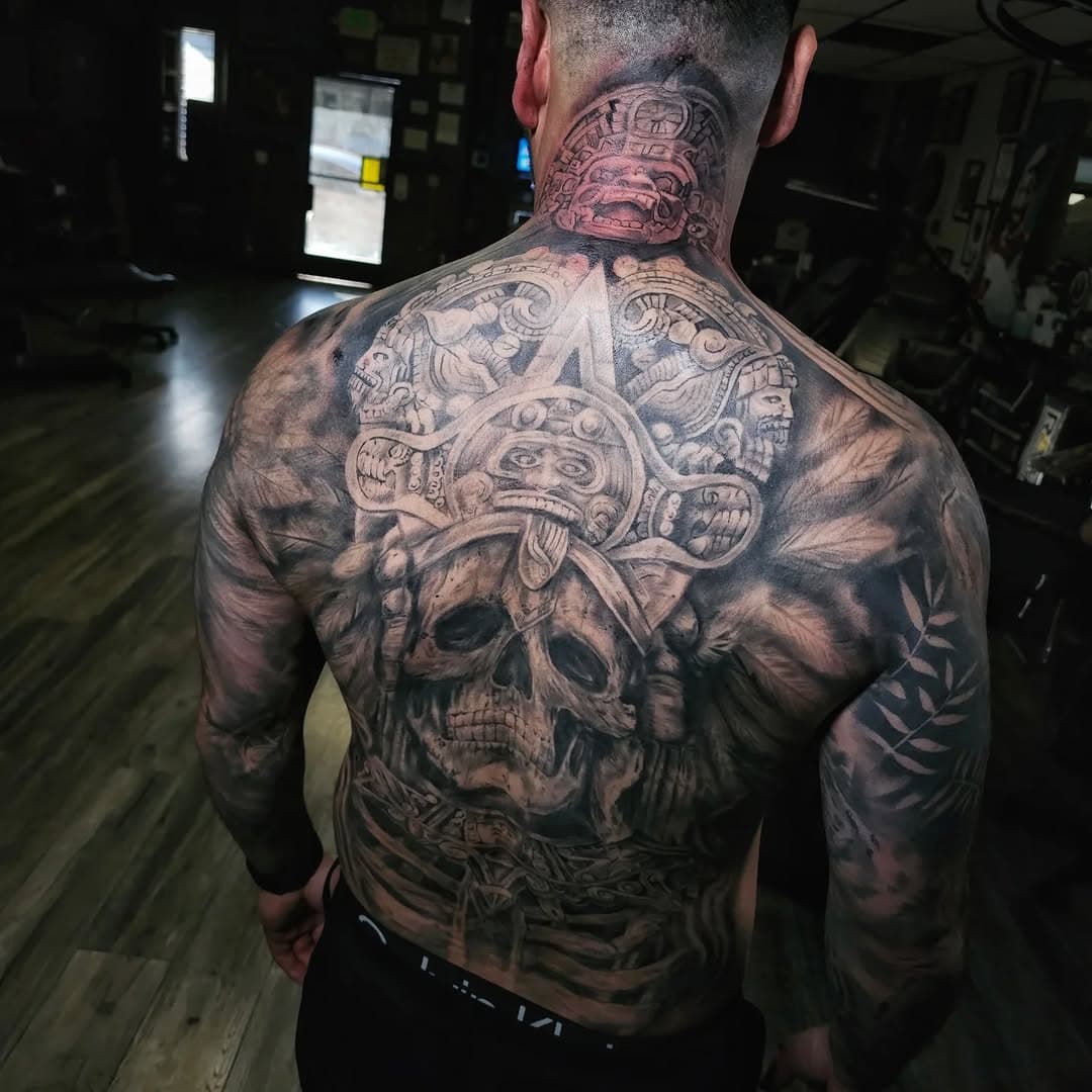 💥BOOKS ARE OPEN FOR NEXT MONTH💥
●
finished up @panda_beer 
Back piece..pretty stoked On this Project
#aztec #mayan #aztecarte #aztectattoo #tattoo #bnginksociety #allglorytogod #saniderm #sullenclothing #rawigments