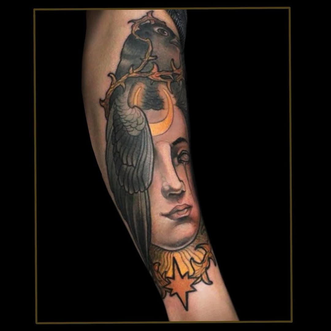 @brendan_tangel_tattoo  @intodust.tattoo 
#neotraditional #neoromantic #neotraditionaltattoo #neotraditionalartist #raventattoo #neotraditionalwoman