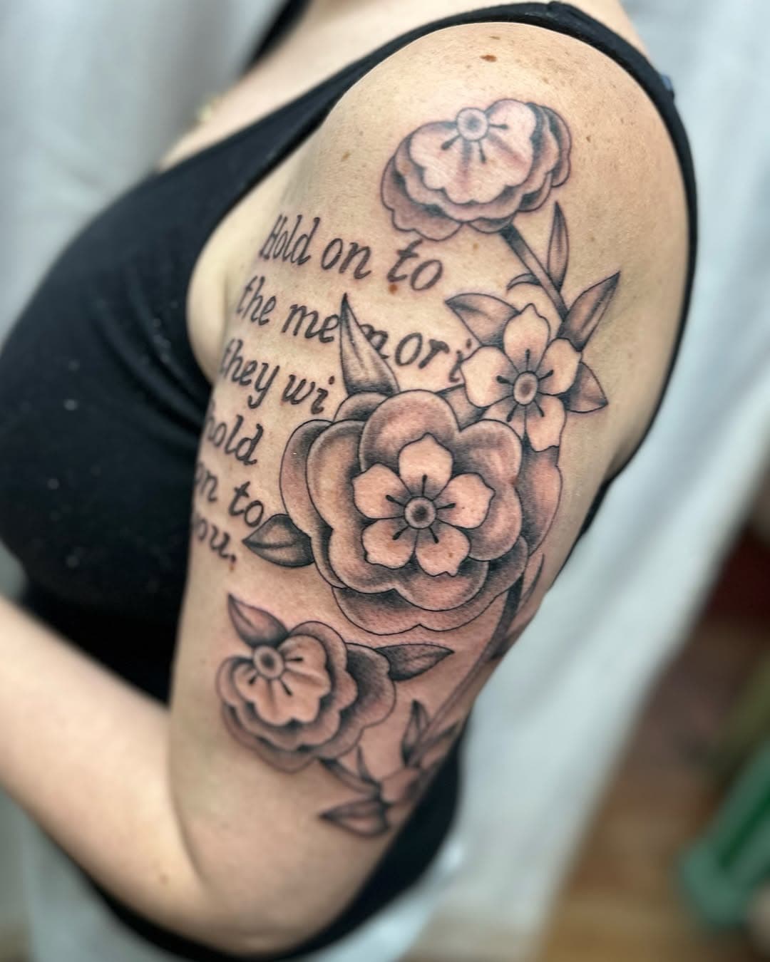 Music inspired tattoos!!! They get  me every time!!! I loooooved making this tattoo for you Hillary. Thanks for asking. And thanks for the great conversation! 🎶🪩 
#tattootime #swiftie