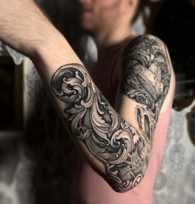 ⚜️Filigree⚜️

I’m obsessed with filigree.. did you get the hint? 😅
Here’s some healed on Josh’s arm which is part of the Shadow of Colossus sleeve. 

One more session on the sleeve and we’re done it think!