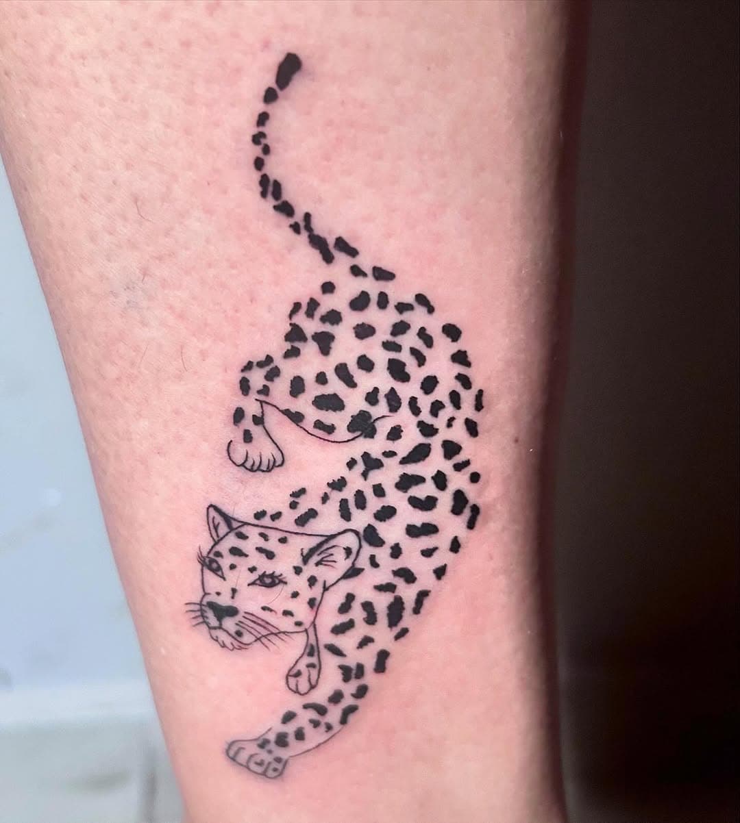 Uma juma para juma! 🐆❤️ @anapdguzman 
-
-
📌UBERABA/MG - rua Carlos Tasso Rodrigues da Cunha 1209
- 
-
#tatuagem #tattoos #tattooart #tattoo2me #tattoolove #tattoo #tattooart #tattooideas #tattooed #tattooartist #tatuagemfeminina #tatuagembrasil #tatuagembr #artistic #artist #art #arte #artlover #tattoo2me #tattoostyle #tattoodesign #juma #onça