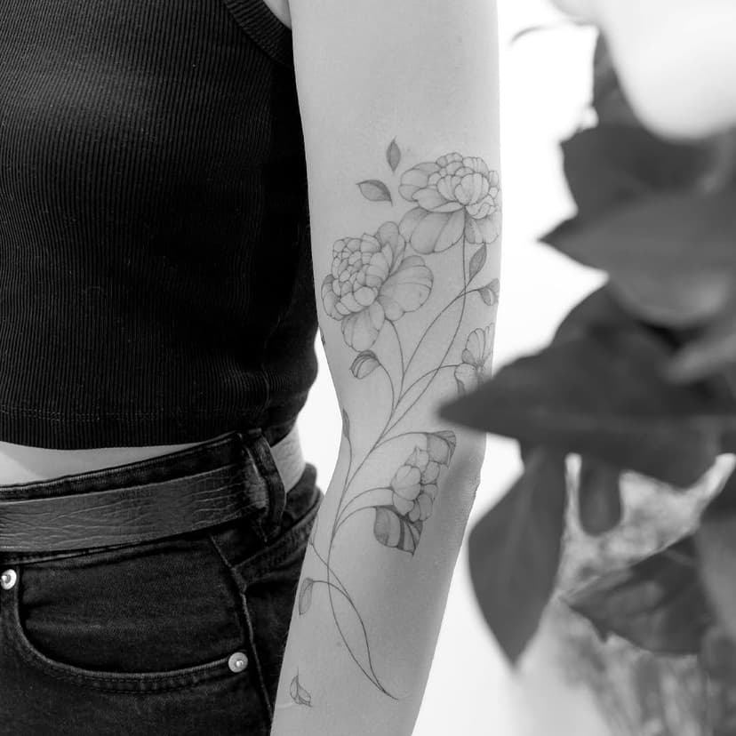 #tatouage #tatouagefemme #finelinetattoo #tatouagefloral #tatouages #ink #bordeauxtattoo #tatoueurbordeaux #tatoueurfrance #tatouagefrance #tatoueuse #tatouagefeminin #botanicaltattoo #blackworktattoo #bordeaux #tattoo #tatoueur #tatouagebordeaux #tattooartist