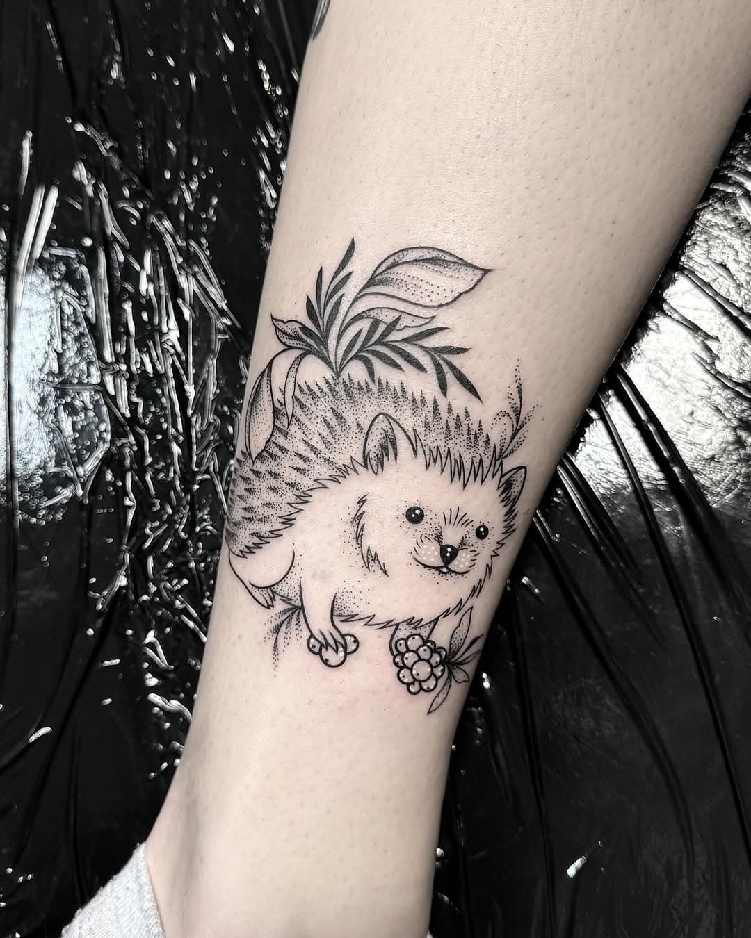 Had so much fun doing this cute little hedgehog for Amy on Saturday! I’d love to do more animals in this style, send an email to staceygreentattoo@gmail.com to enquire 🖤
-
#dotwork #dotworktattoo #hedgehog #hedgehogtattoo #floraltattoo #flowertattoo #leavestattoo #tattoo #tattoos #tattooist #tattooartist #tattooideas #blackswantattoostudio #blackswansunderland