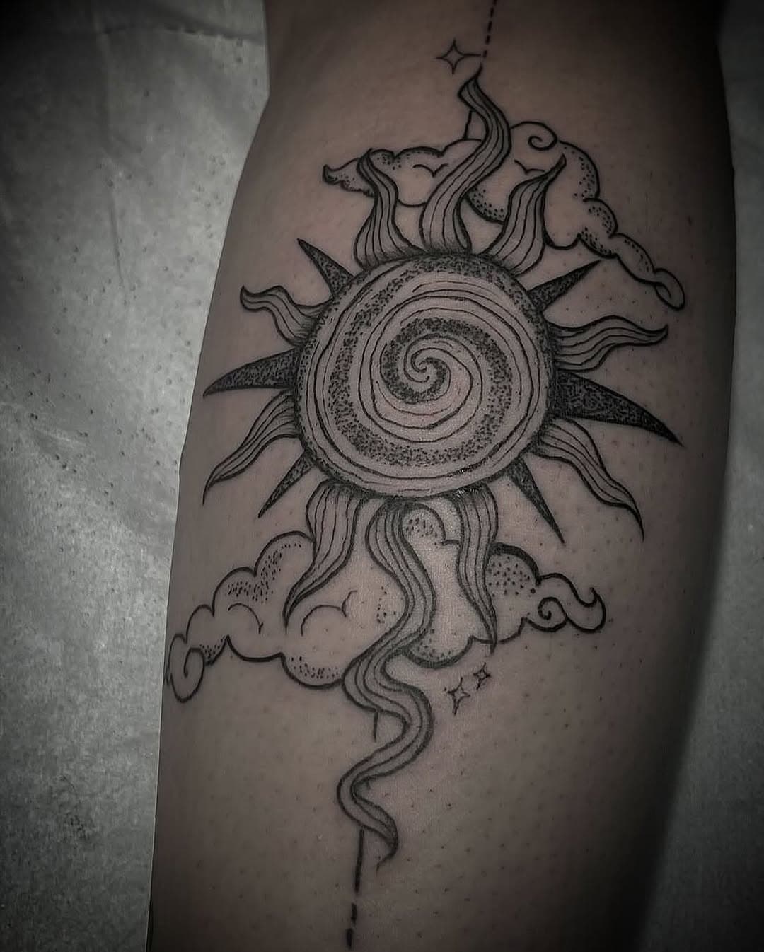 Sunshine spiral run by @amy.glitchtattoo