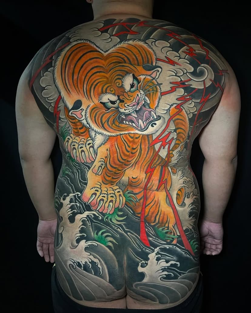 Tiger back complete! NOW BOOKING👇
🇩🇪FRANKFURT- March @godsofinktattooconvention 
🇦🇺 CASTLEMAINE @forestcreektattoo 
📮Email your ideas, size & location to: tattoo.adrianhing@gmail.com